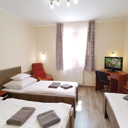 Balmazújváros Kamilla Panzio Es Rendezvenyhaz B&B 외부 사진