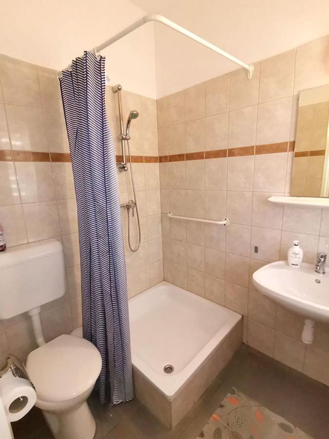 Balmazújváros Kamilla Panzio Es Rendezvenyhaz B&B 외부 사진