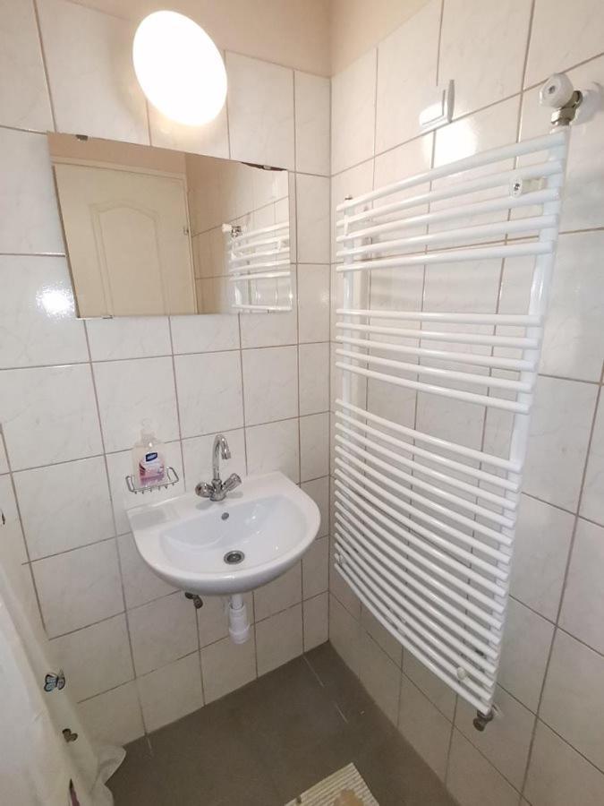 Balmazújváros Kamilla Panzio Es Rendezvenyhaz B&B 외부 사진