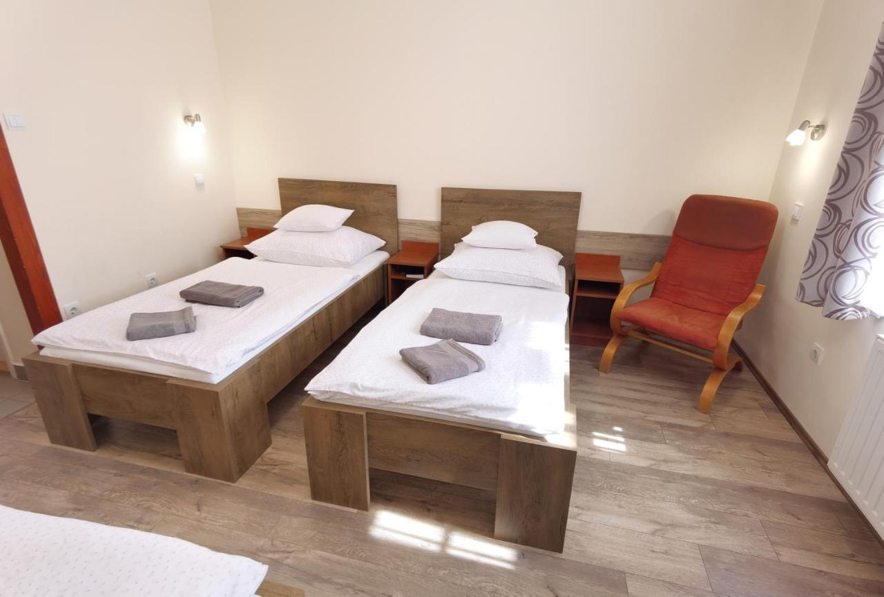 Balmazújváros Kamilla Panzio Es Rendezvenyhaz B&B 외부 사진