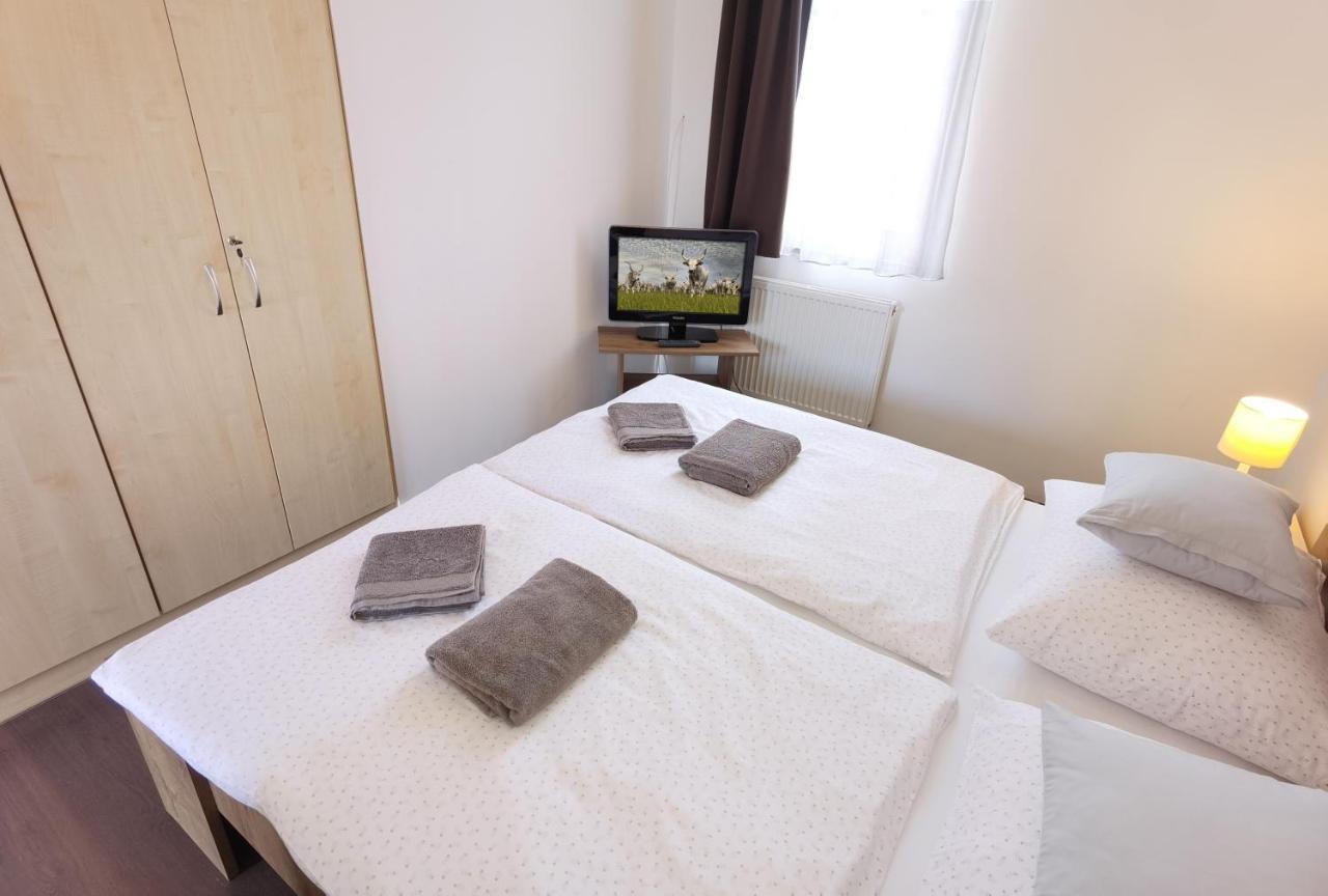 Balmazújváros Kamilla Panzio Es Rendezvenyhaz B&B 외부 사진
