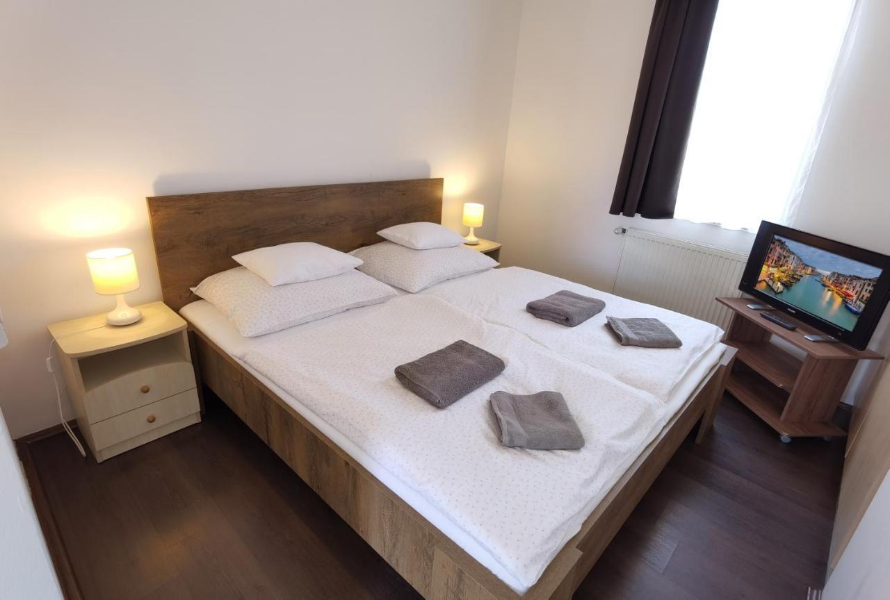 Balmazújváros Kamilla Panzio Es Rendezvenyhaz B&B 외부 사진