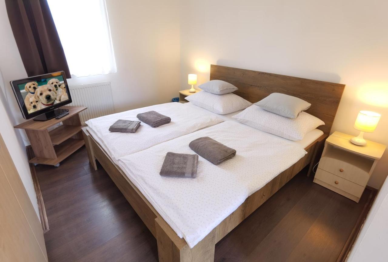 Balmazújváros Kamilla Panzio Es Rendezvenyhaz B&B 외부 사진